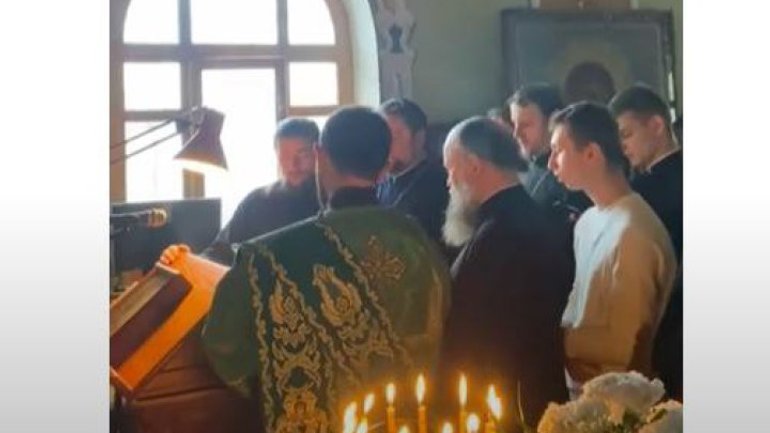 «Отец наш Онуфрий, УПЦ нам мать»: Священнослужители Моспатриархата перепели песню о Бандере - фото 1