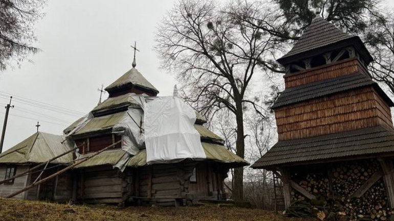 Волонтери зі Львівщини рятують церкву XVII століття - фото 1