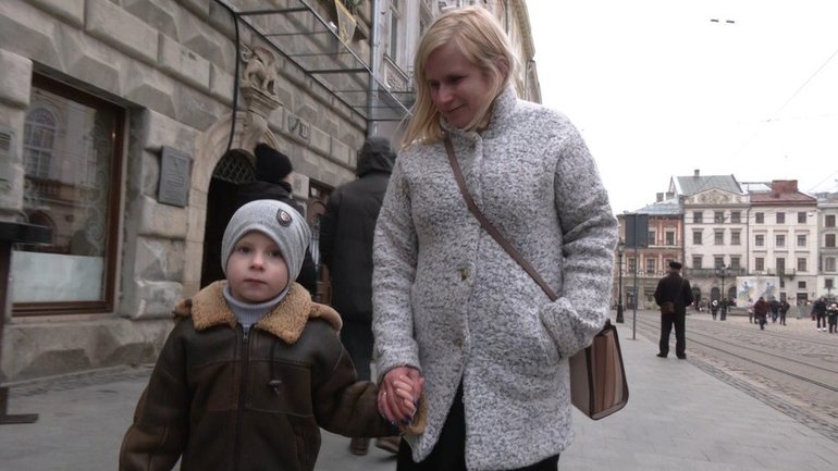 Попросив у святого Миколая зір для мами: на Львівщині втілили мрію 6-річного хлопчика - фото 1