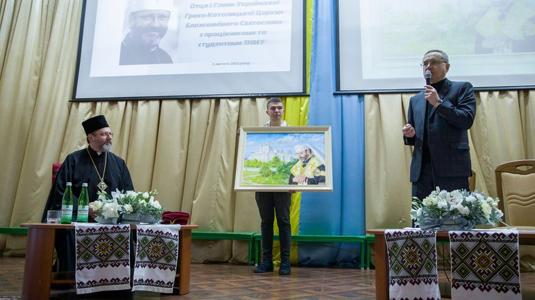 Глава УГКЦ отримав символічний подарунок, пов'язаний з Почаївською лаврою - фото 1
