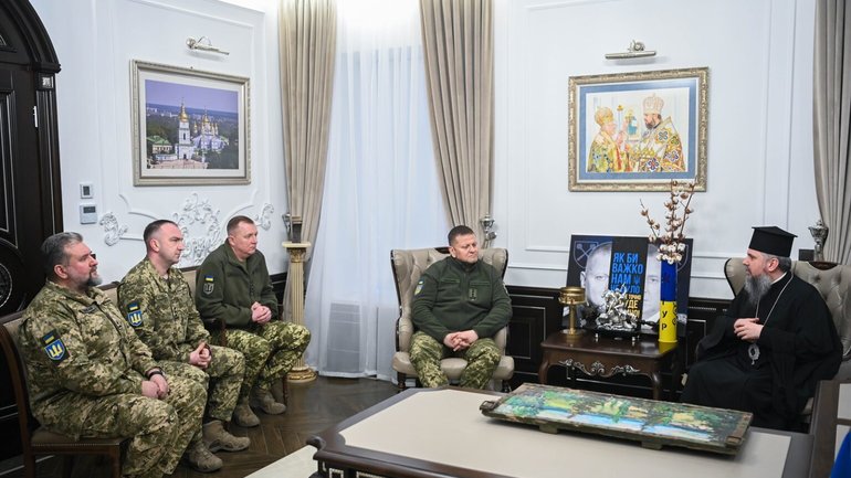 Предстоятель ПЦУ провів зустрічі з Валерієм Залужниим та генералами ЗСУ - фото 1