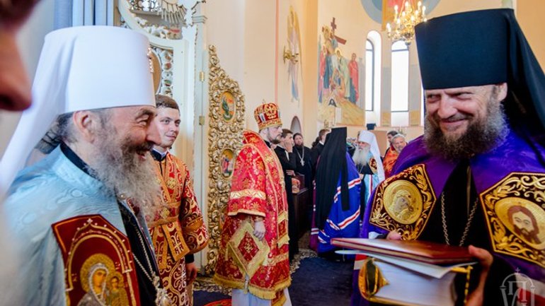 Єпископ УПЦ МП Гедеон (праворуч) та митрополит Онуфрій - фото 1