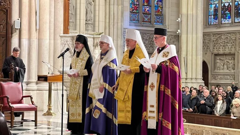 Ecumenical prayer for peace in Ukraine held at St. Patrick's Cathedral in New York - фото 1