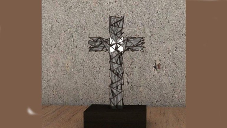Папе подарили крест, символ боли украинского народа - фото 1