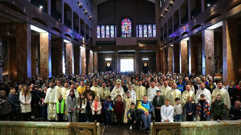 Понад 500 українців взяли участь у прощі до святого отця Піо в Сан Джованні Ротондо в Італії - фото 1