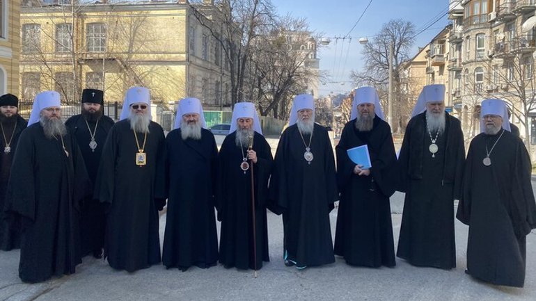 UOC-MP Synod asks Zelensky not to take away the Lavra and not to ban their activities - фото 1