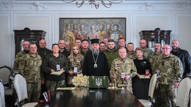 Предстоятель ПЦУ відзначив церковними нагородами бійців «Легіону Оболоні» - фото 1