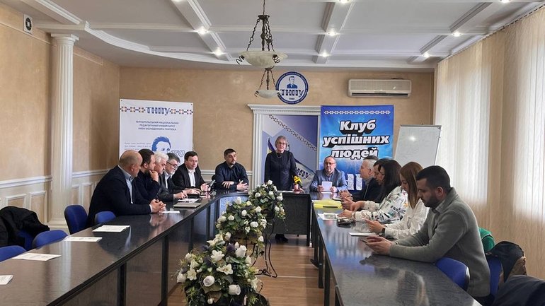 У Тернополі  відбулася дискусія щодо шляхів розірвання договору оренди Почаївської лаври з  УПЦ МП - фото 1