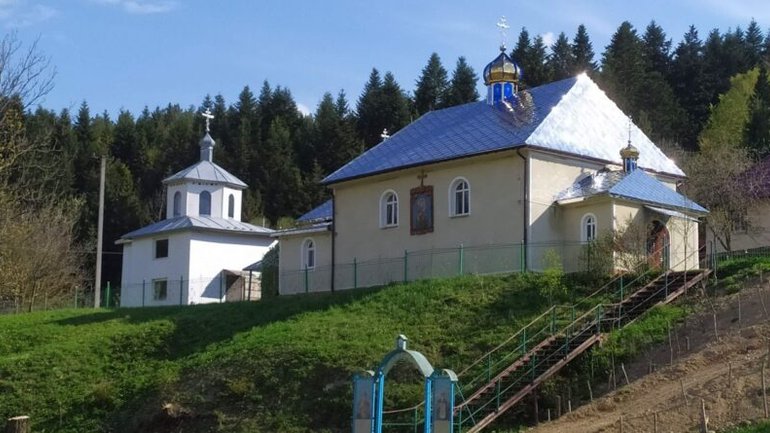 Храм Різдва Пресвятої Богородиці (УПЦ МП) в Бистриці Гірській - фото 1