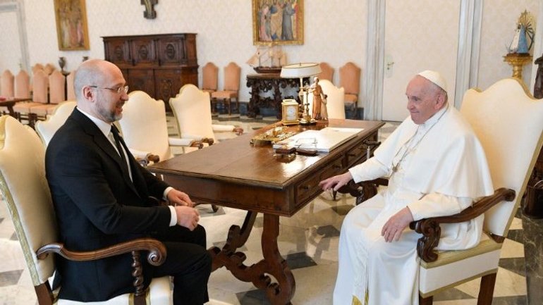 Шмыгаль попросил Папу Франциска помочь вернуть похищенных украинских детей - фото 1