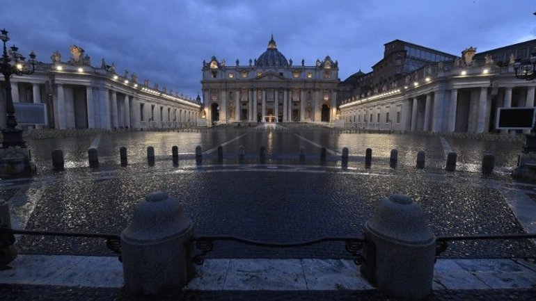 На площі Петра у Ватикані щосуботи лунатиме молитва на вервиці - фото 1