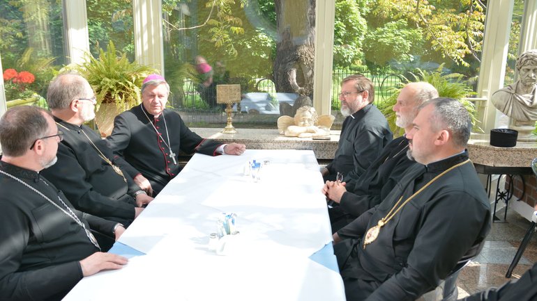 Глава УГКЦ та владики Постійного Синоду зустрілися із архиєпископом Вроцлава - фото 1