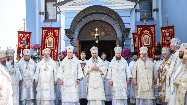 В ПЦУ відзначили 23-річчя відновлення Свято-Михайлівського Золотоверхого собору - фото 1