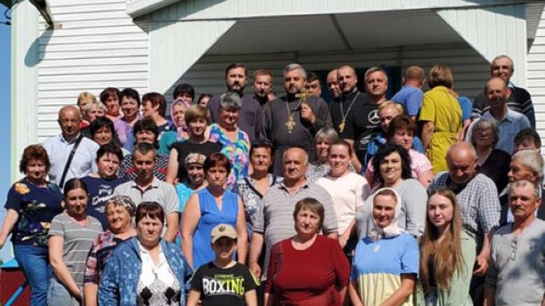 На Шепетівщині дві громади вирішили, що їх церкви мають належати до ПЦУ - фото 1
