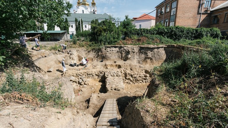 У Вінниці проводять розкопки на території собору: є перші знахідки - фото 1