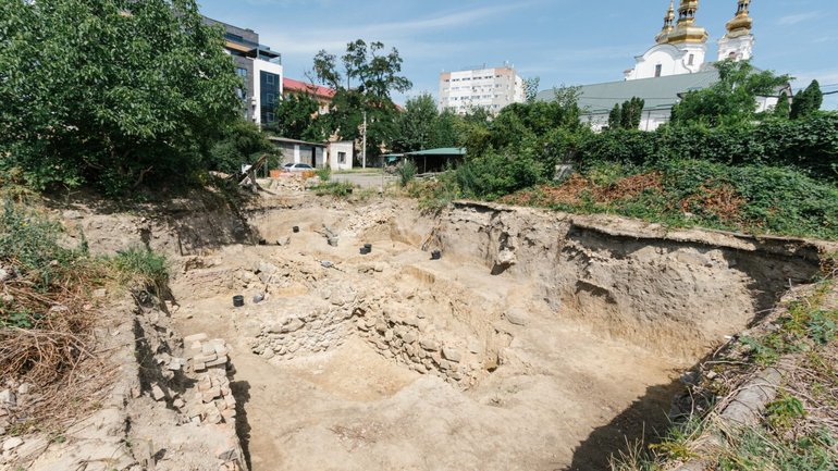Археологічні розкопки біля Спасо-Преображенського собору у Вінниці дали перші результати - фото 1