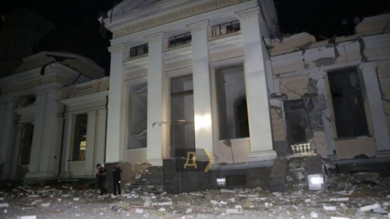 В результате удара РФ по Одессе разрушен Спасо-Преображенский собор - фото 1