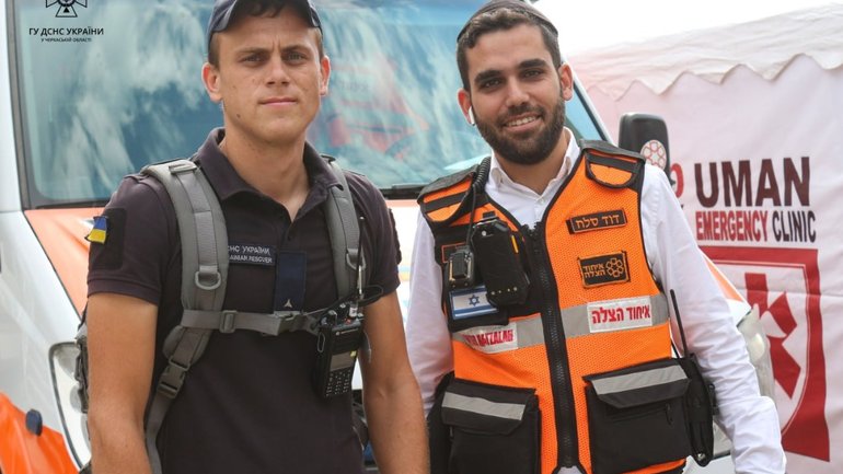 Рятувальники ДСНС разом з ізраїльськими фахівцями забезпечують безпеку під час святкування Рош га-Шана - фото 1