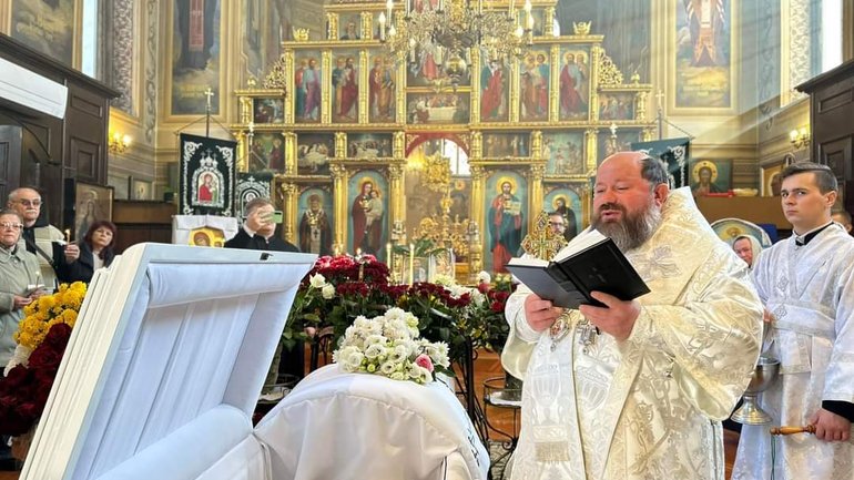 Єпископ Чернігівський і Ніжинський ПЦУ відспівав Ніну Матвієнко - фото 1