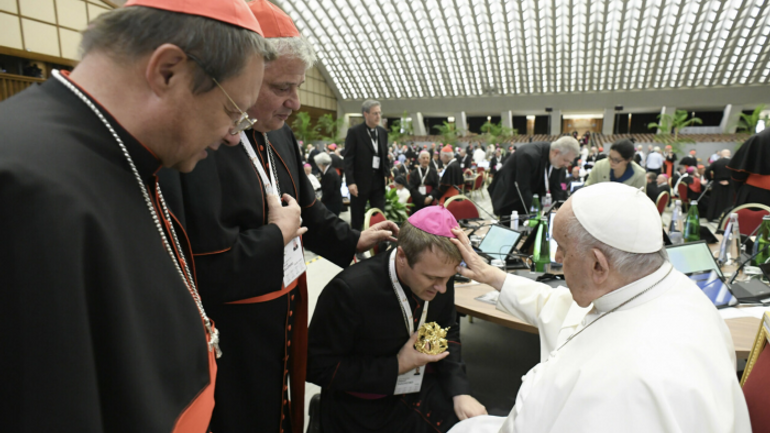 Папа освятив корону для статуетки Богородиці у Фастові - фото 1