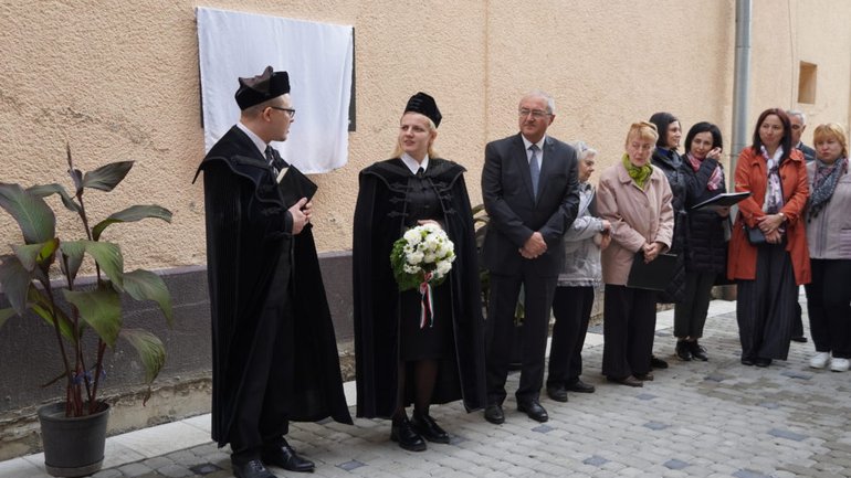 У Мукачеві відкрили пам’ятну дошку першому єпископу Закарпатської Реформатської Церкви - фото 1
