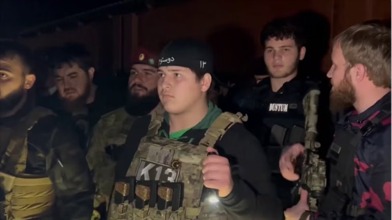 15-летнего сына главы Чечни Рамзана Кадырова наградили за защиту ислама - фото 1