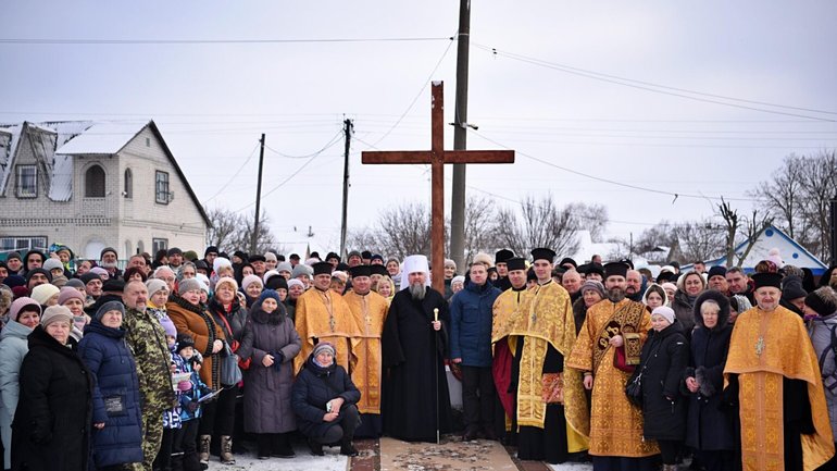 Предстоятель ПЦУ на Київщині освятив наріжний камінь для будівництва нового храму - фото 1
