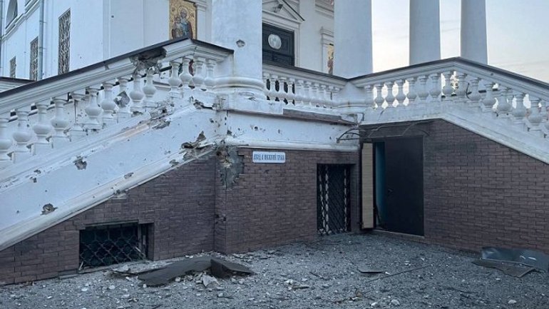 Росіяни обстріляли два храми УПЦ МП у Херсоні - фото 1