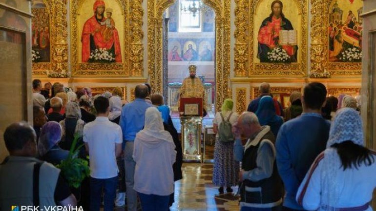 Война сделала украинцев более религиозными, – опрос - фото 1