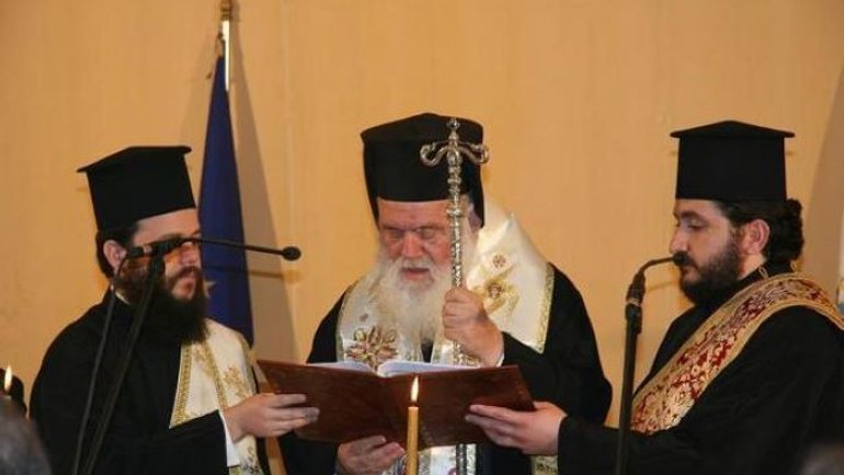 У всіх церквах Греції прочитають звернення до вірян через законопроект про одностатеві шлюби - фото 1