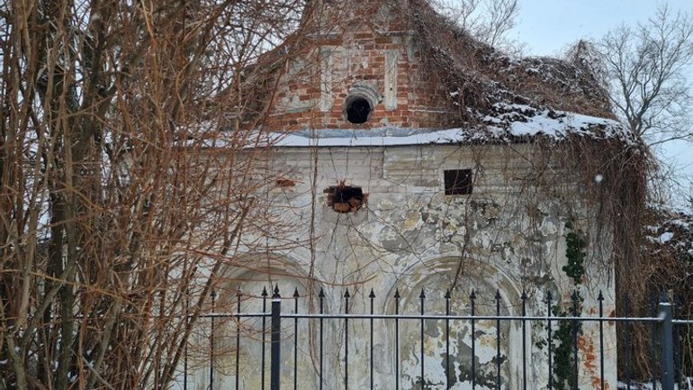 В Житомирі руйнується пам’ятка культури місцевого значення — 235-річна каплиця - фото 1