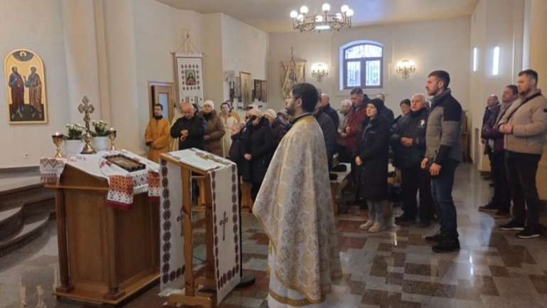 У катедральному соборі УГКЦ в Харкові помолилися за загиблих і підтримали постраждалих від російського обстрілу - фото 1