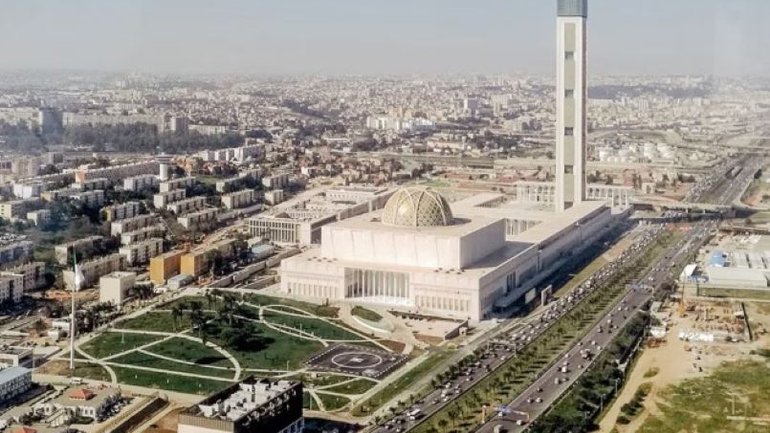 В Алжирі відкрили «найбільшу мечеть Африки» - фото 1