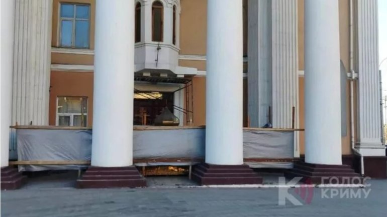 Окупанти демонтували купол кафедрального собору ПЦУ у Сімферополі - фото 1