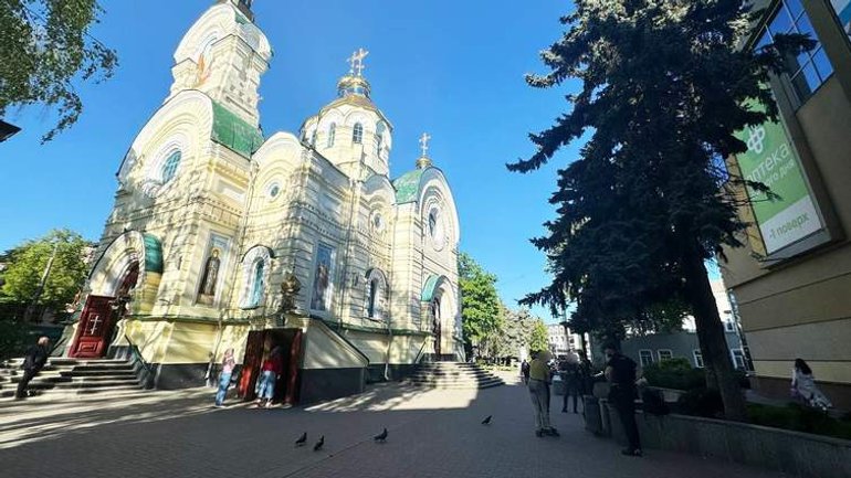 У Рівному правоохоронці затримали чоловіка, який погрожував револьвером священику і парафіянам - фото 1