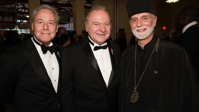 Metropolitan Borys Gudziak receives Ellis Island Medal of Honor - фото 1