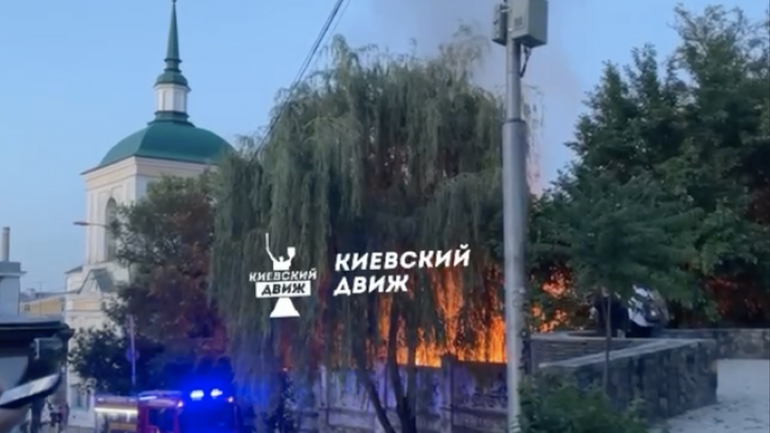 ЗМІ писали про пожежу у Покровській церкві Києва: у ДСНС повідомили, що сталось насправді - фото 1