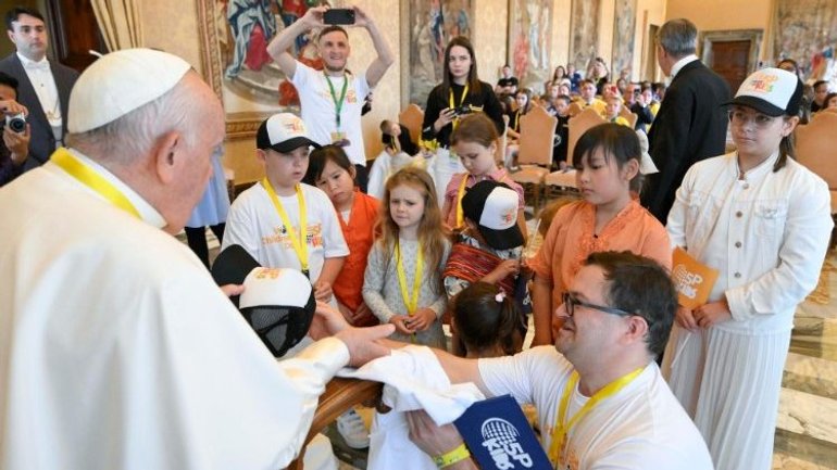 Папа Франциск зустрівся з дітьми з країн, де тривають війни - фото 1