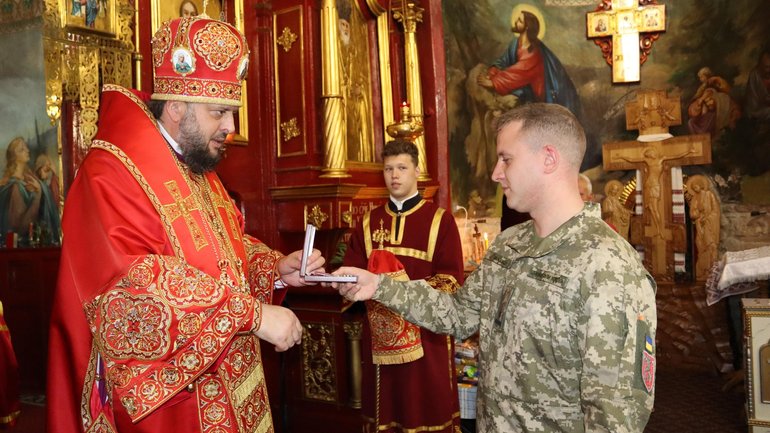 Тернопільські військові отримали нагороди від Предстоятеля ПЦУ - фото 1