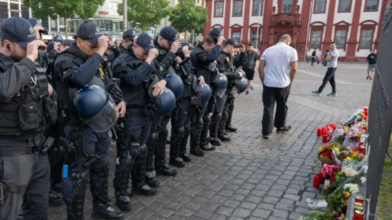 У Німеччині помер поліцейський, поранений під час антиісламського мітингу - фото 1