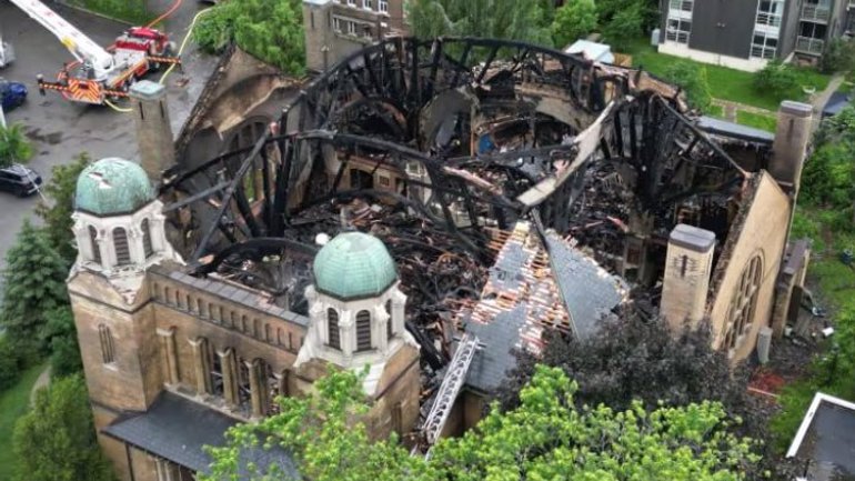 У Торонто вогонь зруйнував унікальні твори мистецтва у церкві - фото 1