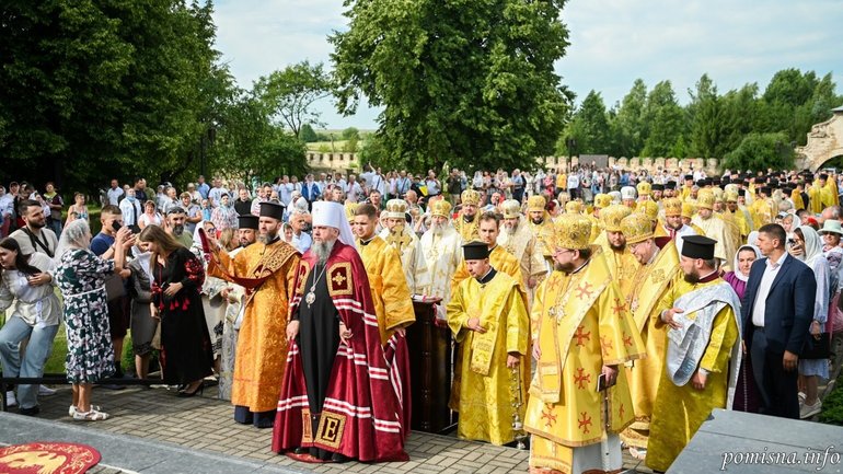 Незламний дух козацької жертовної любові до України надихає сучасних героїв-воїнів, — Митрополит Епіфаній - фото 1