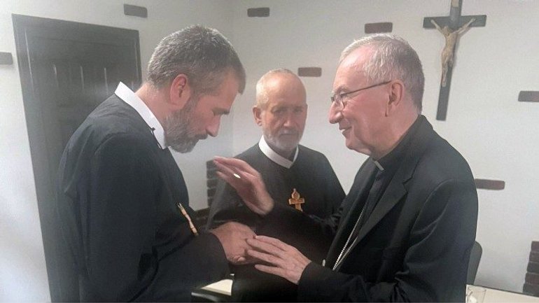 Cardinal Parolin meets with two priests released from Russian captivity - фото 1