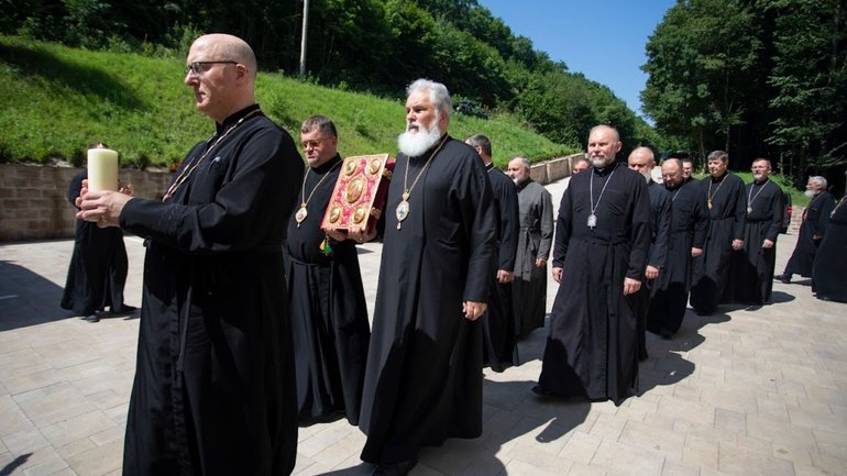 Єпископи УГКЦ закликають вірних Церкви щоденно читати Боже Слово - фото 1