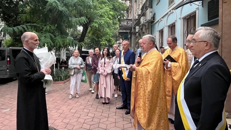 UGCC Metropolitan Borys Gudziak visits Odesa and delivers humanitarian aid - фото 1