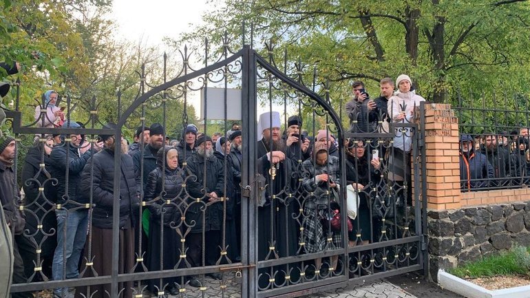 У ПЦУ кажуть, що сутички біля храму в Черкасах - спланована провокація для дискредитації України - фото 1