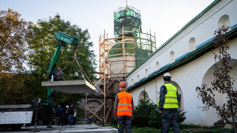 У Києво-Печерській лаврі відновили реставрацію вежі Івана Кущника - фото 1