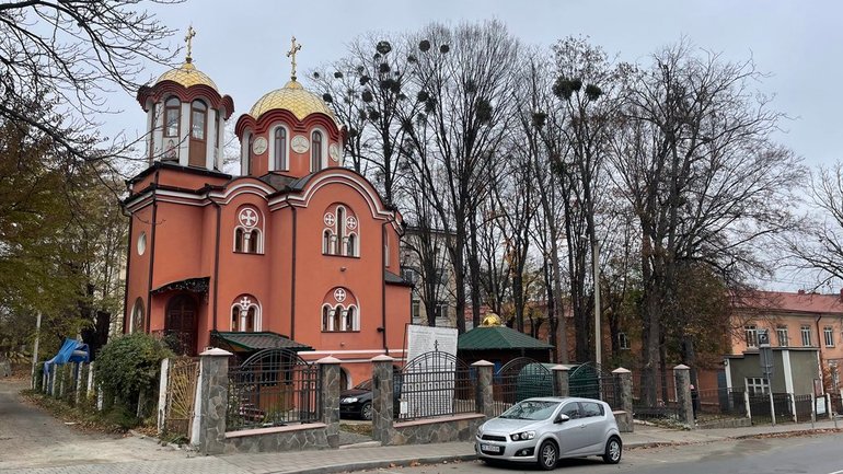 У Чернівцях релігійній організації УПЦ МП, яка не покинула приміщення церкви, нарахували штраф - фото 1