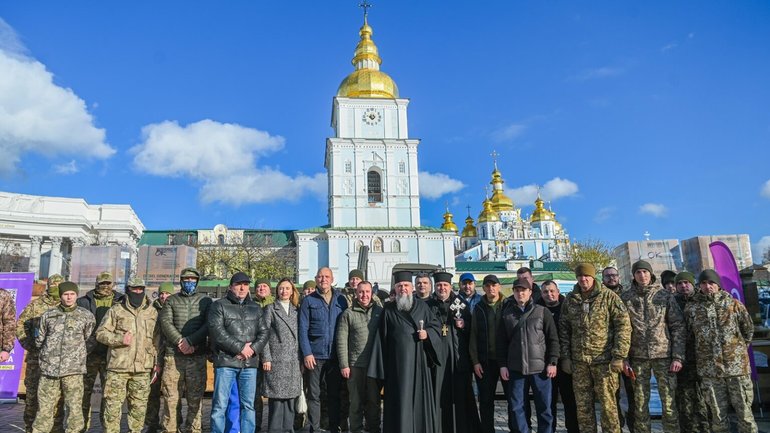 Предстоятель ПЦУ освятив генератори, дрони та автівки для захисників Батьківщини - фото 1