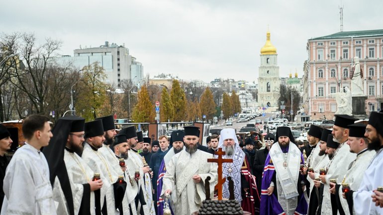 Митрополит Епіфаній помолився за спокій душ жертв Голодоморів - фото 1